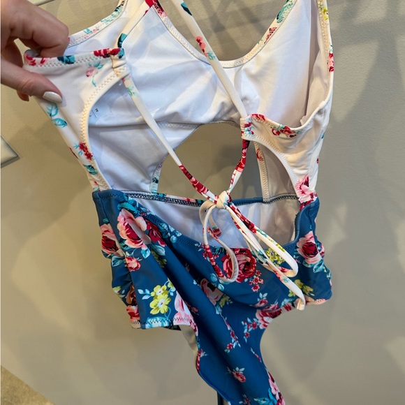 CUPSHE Pink and Blue Floral One-Piece Swimsuit - Picture 4 of 5